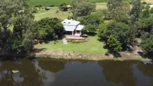 Vredefort House | LapaManzi 8