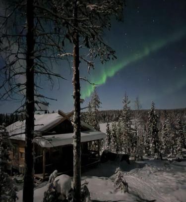 Kolari Ski Chalet | Lapland Riverside Cabin, Äkäsjoki Hideaway - Riverview, Traditional Sauna, Avanto, WiFi, Ski, Ylläs