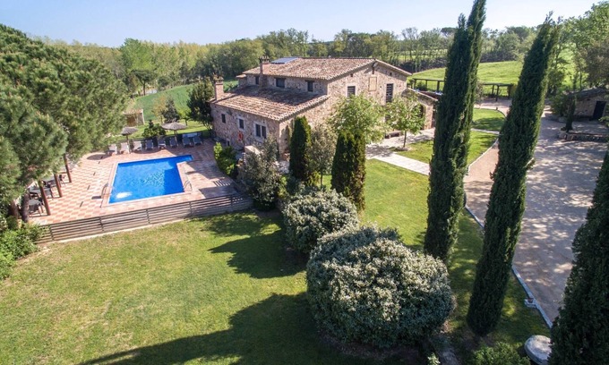 Vallcanera Villa | Large 10 A/C Bedrms Mansion in Spain| near Barcelona &15min beaches|Private pool