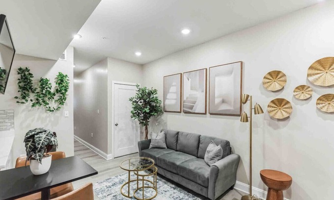 Center City East Apartment | Large 2/2 in Old City | Sleeps 8! (U-3)