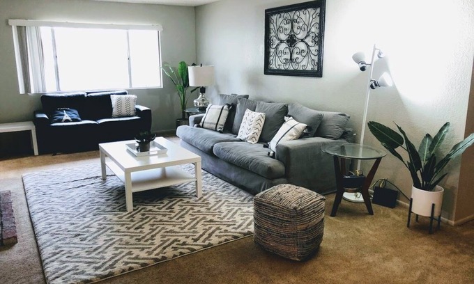 Redding Apartment | Large 2 bed/2 bath apartment- Right by main shopping center