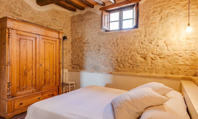 Marsciano Apartment | Large 2-room apartment with shared pool, Wi-Fi and air conditioning