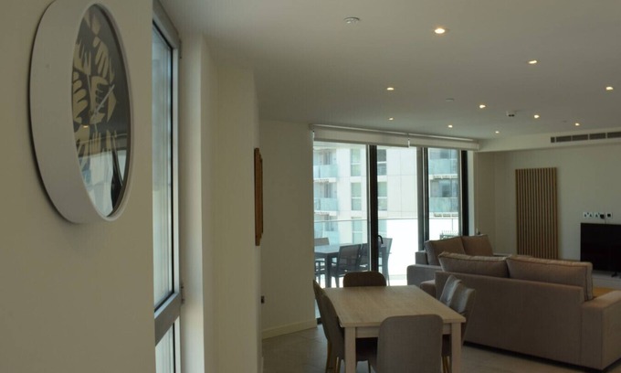 Gibraltar Apartment | Large 3 BED with a pool