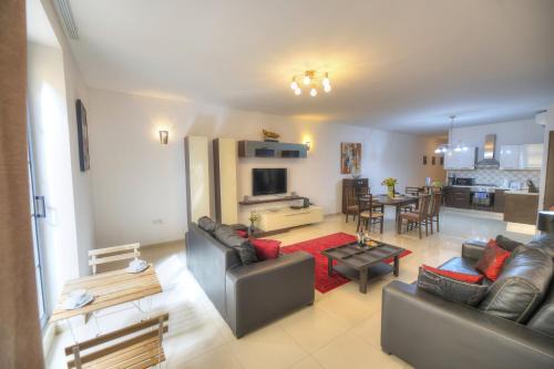 Sliema Apartment | Large 3 bedrooms steps away from Balluta Bay BCAM2-1