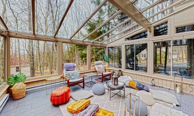 East Stroudsburg House | Large 4Bdr | Fire Pit | Arcade | Dog Friendly