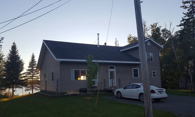 Sinclair House | Large 5 bedroom lake home, sleeps 14