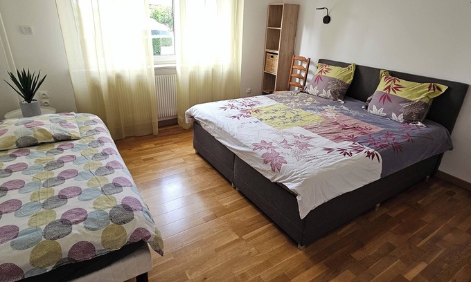 Stockfeld House | Large 8-person apartment, comfortable, peaceful and bright, refurbished