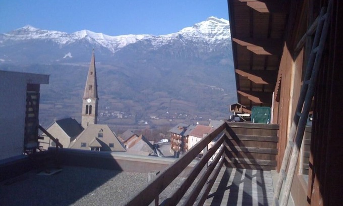 Saint-Leger-les-Melezes Apartment | Large apartment, 7 people, at the foot of the slopes, Saint-Léger-les-Mélèzes