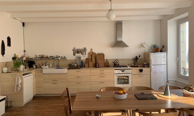 Douarnenez Apartment | Large apartment in a shipowner's house 2 min from the beach