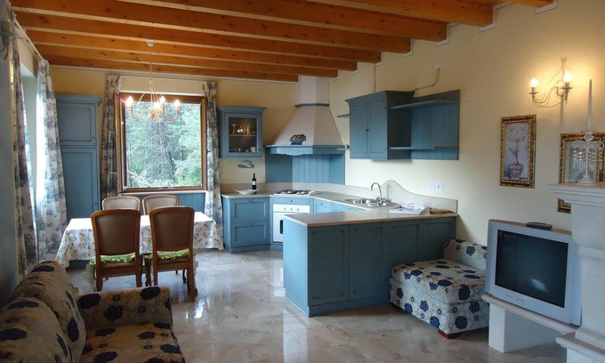 Idro Apartment | large apartment with great views in a quiet location, 200m to the lake, up to 5 people.