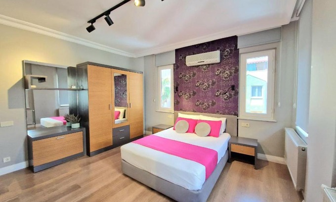 Konyaalti Apartment | Large Apartment with sea view