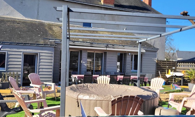 Etriche Villa | Large Beau Clair gîte multi-games summer spa