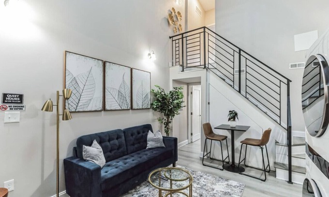 Center City East Apartment | Large Bi-Level 2BR Loft | Old City | Sleeps 8 (4F)