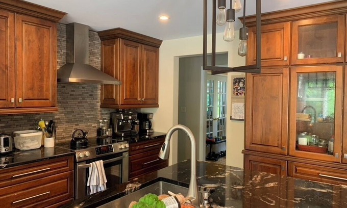 Port Hope House | Large bright home in Port Hope, commuting distance to GTA, Oshawa, Peterborough