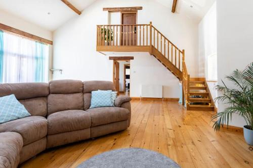 Knott End-on-Sea House | Large converted barn in peaceful, rural location