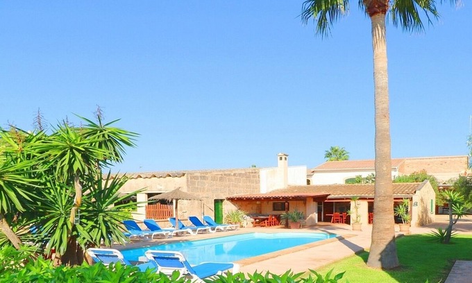 Campos Villa | Large Countryside Villa with Self Contained Apartment, Private Pool, 15 mins to Fantastic Beaches!