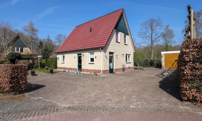 Schoonloo House | Large detached house with private garden