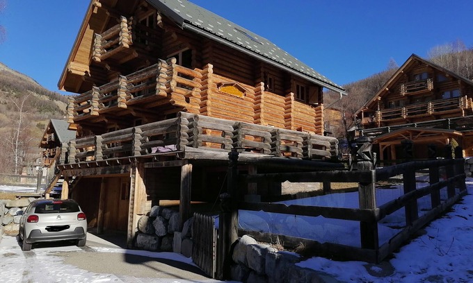 Allos Ski Chalet | Large family chalet 180m2, sauna, 10 pers, Allos