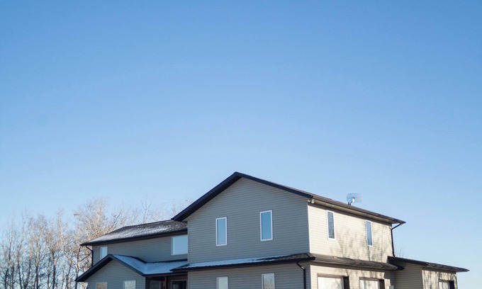 Hague House | Large Family Oriented Home- escape from the city and enjoy the SK countryside!