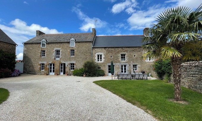 Pleudihen-sur-Rance House | LARGE, FULLY RENOVATED BUILDING BETWEEN DINAN AND SAINT MALO