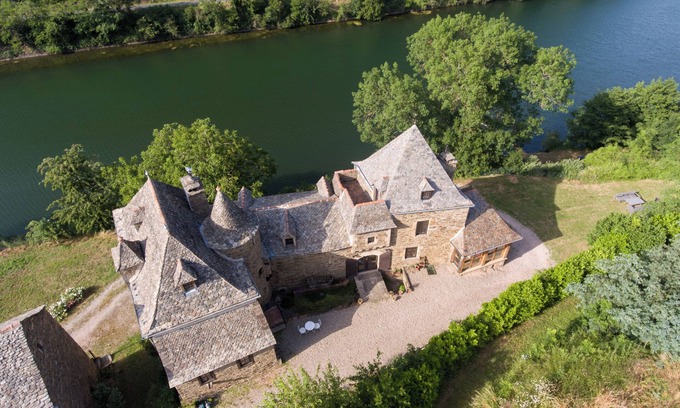 Requista Other | Large Gite in Chateau with private beach