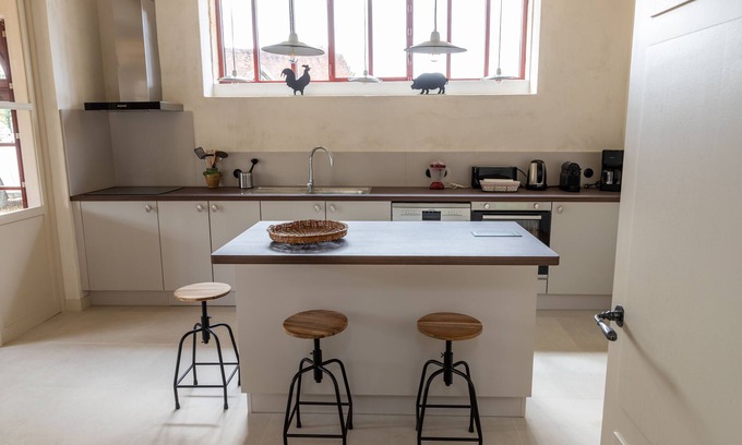 Pont-de-Ruan Cottage | Large gite located in the countryside in a protected environment