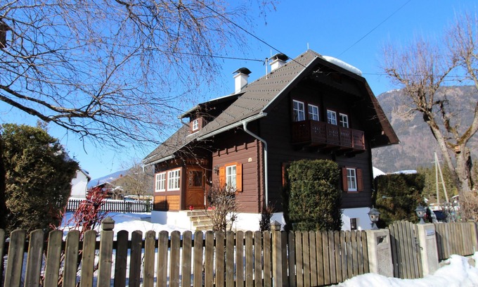 Fellbach House | Large holiday home with sauna and garden