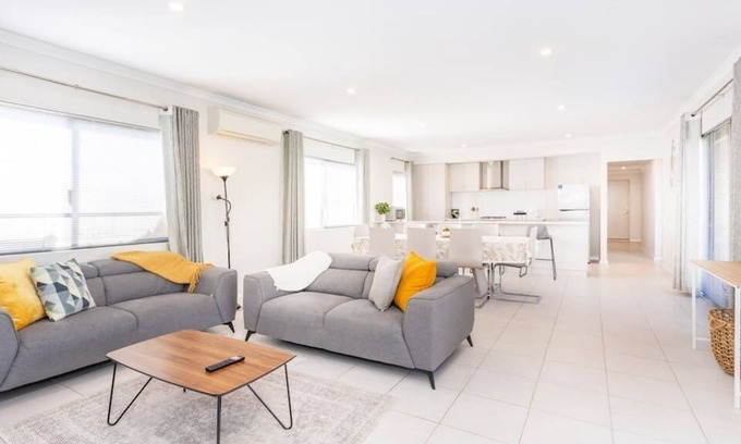 Piara Waters House | Large home in a boutique private estate in Piara Waters. Free WIFI and parking.