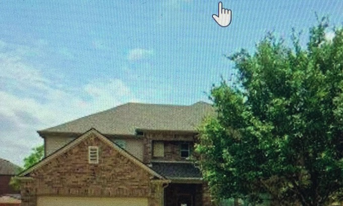 Taylor House | Large home in Taylor, Texas. Stay for a while. Community pool and playground
