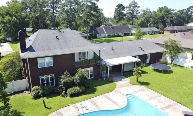 West Monroe House | Large Home in the heart of West Monroe!
