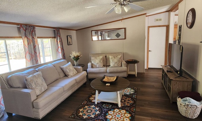 Preston House | Large Home with Ample Space for Family and Groups