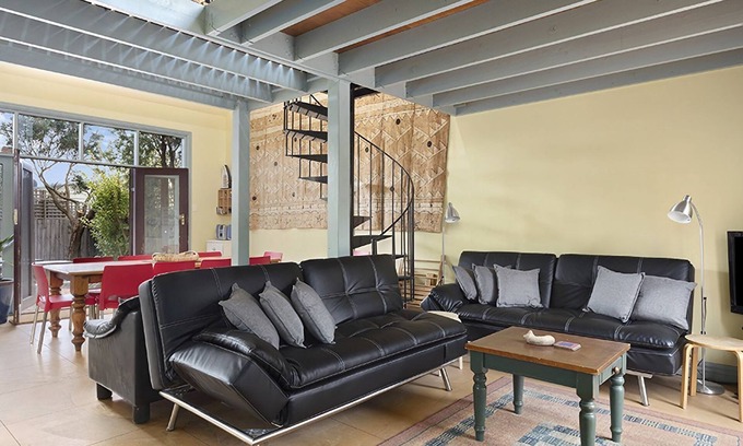 Queenscliff House | Large House on Wharf Street