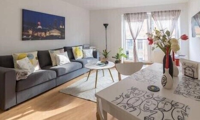 Outer Neustadt Apartment | Large Louise with underground parking space, family friendly