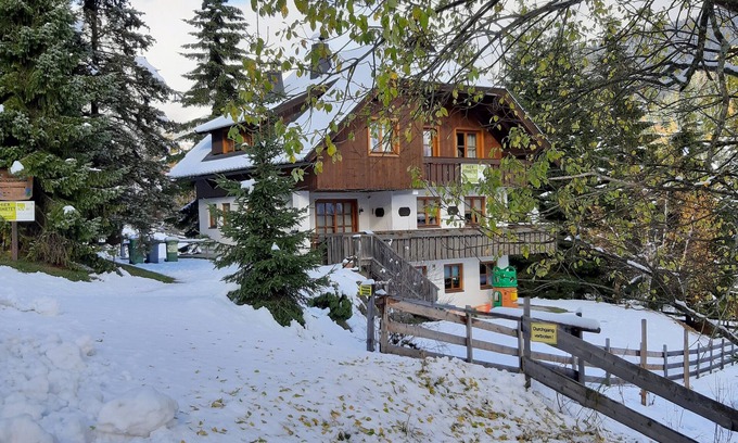 Bad Kleinkirchheim Ski Chalet | Large mountain Chalet for big families in front of the Nockalmbahn lifts,