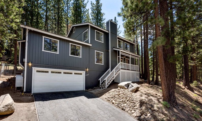 Country Club Estates Apartment | Large Seasonal Rental South Lake Tahoe