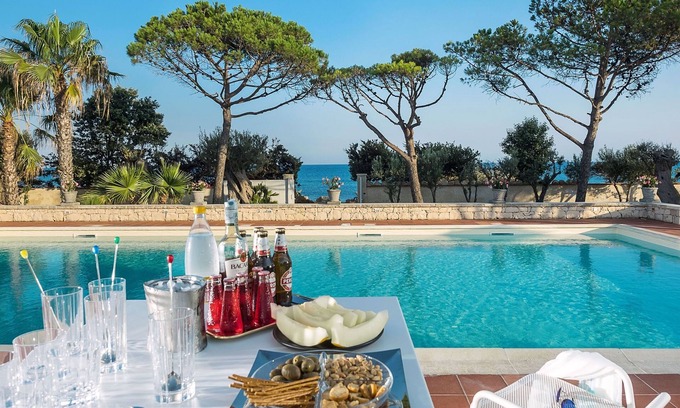 Marina di Modica Villa | Large Sicily villa rental on the seaside near Modica with pool, AC, Wi-Fi, Southern coast Sicily,