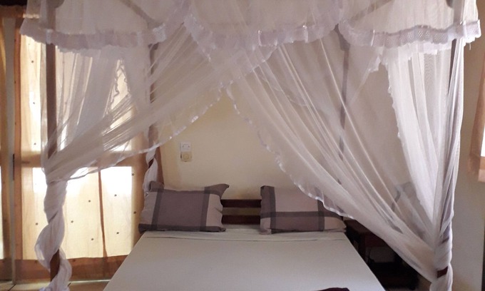 Ambodifototra Apartment | Large studio equipped and air conditioned in the heart of the city and nature