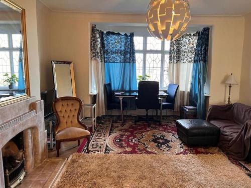 Twickenham Riverside Apartment | Large Studio flat near Heathrow&Thames River quiet area&historic features