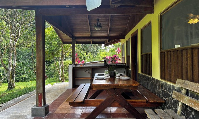 Bijagua Bed & Breakfast | Large Studio in a private farm near Bijagua - Rio Celeste - Tenorio Park