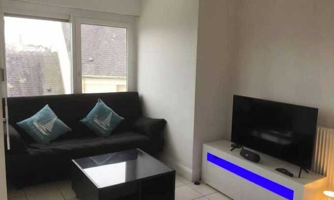 Treboul Apartment | Large studio in marina residence. Furnished tourism *
