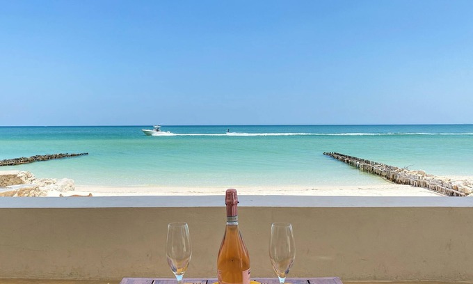 Chelem House | LARGE & STUNNING NEW BEACHFRONT HOME