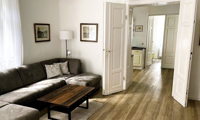 Weimar Condo | Large stylishly furnished holiday flat in a quiet and central location