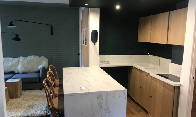 Les Claux Apartment | Large T3 60 m3 refurbished, at the foot of the slopes, tourist office and ESF
