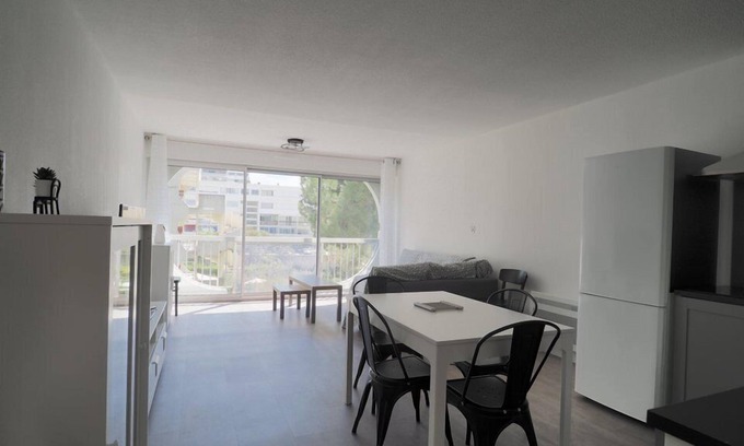 La Grande-Motte Apartment | Large T3 in city center with WIFI, private parking