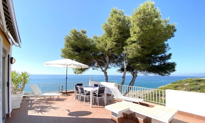 Cap de Salou Apartment | Large terrace on the seafront
