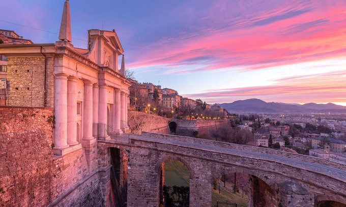 Bergamo Apartment | Large two-story apartment in well-connected area with garage and washing machine