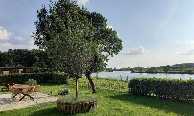 Barme House | Large vacation home with view over the river