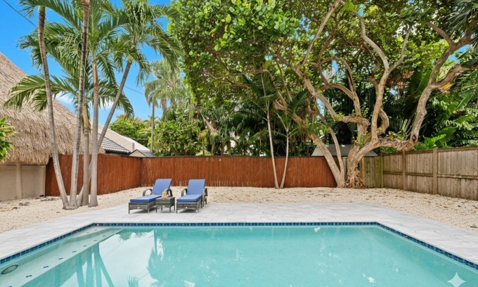 Idlewyld House | Las Olas Home Private Pool Walk to Beach Owner-Managed, 11+ Yrs Host
