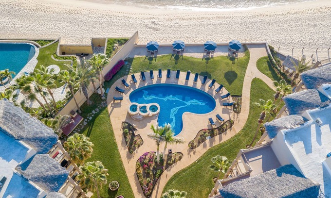 San Jose del Cabo Condo | Las Olas Oceanfront Surfer's Paradise, 3 Bedroom Ground Level End Unit