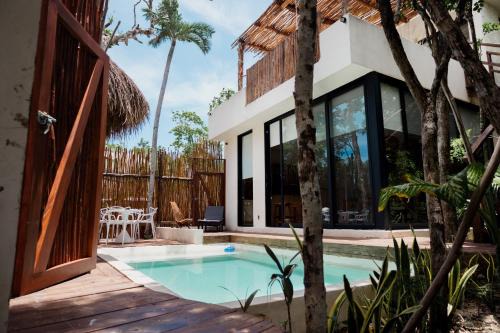 Soliman Bay Villa | Las Villas I & II